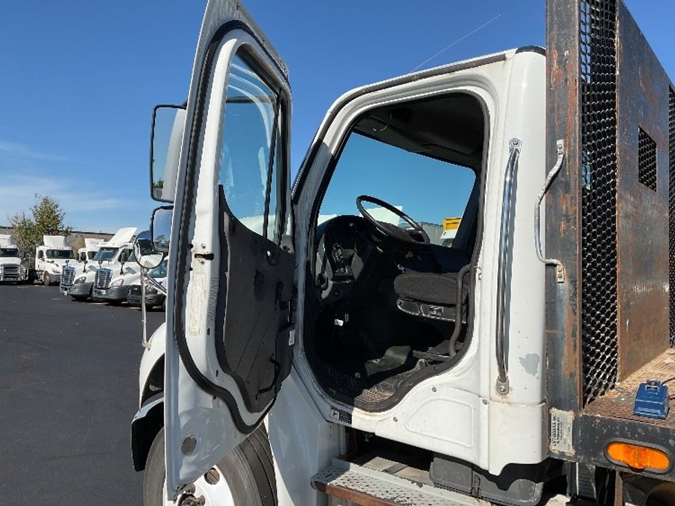 Flatbed Truck-Light and Medium Duty Trucks-Freightliner-2016-M2-Indianapolis-IN-313,307\n\t\tmiles-$ 33,500 - Image 12