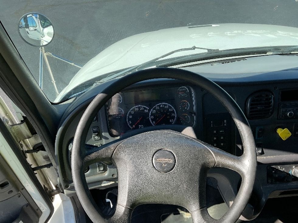 Flatbed Truck-Light and Medium Duty Trucks-Freightliner-2016-M2-Indianapolis-IN-313,307\n\t\tmiles-$ 33,500 - Image 14