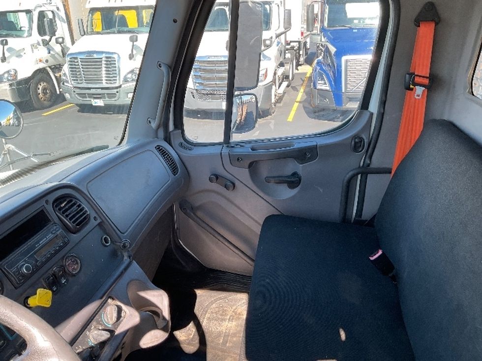 Flatbed Truck-Light and Medium Duty Trucks-Freightliner-2016-M2-Indianapolis-IN-313,307\n\t\tmiles-$ 33,500 - Image 15