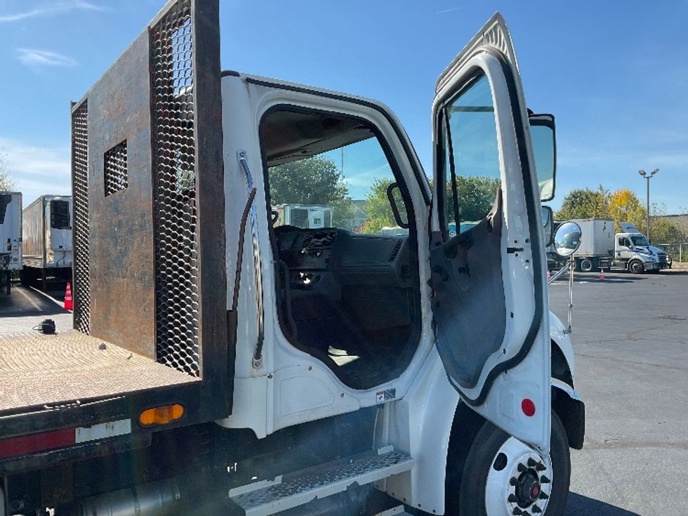 Flatbed Truck-Light and Medium Duty Trucks-Freightliner-2016-M2-Indianapolis-IN-313,307\n\t\tmiles-$ 33,500 - Image 16