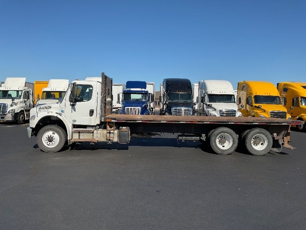 Flatbed Truck-Light and Medium Duty Trucks-Freightliner-2016-M2-Indianapolis-IN-313,307\n\t\tmiles-$ 33,500 - Image 4