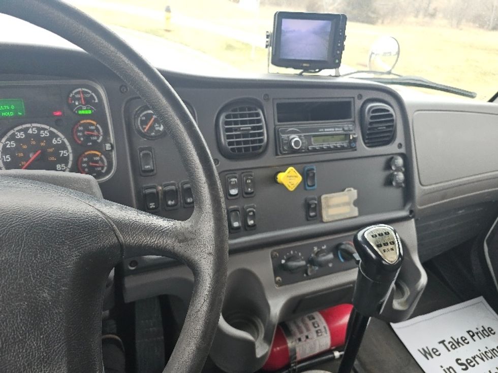 Flatbed Truck-Light and Medium Duty Trucks-Freightliner-2016-M2-Kansas City-MO-266,200\n\t\tmiles-$ 50,750 - Image 13