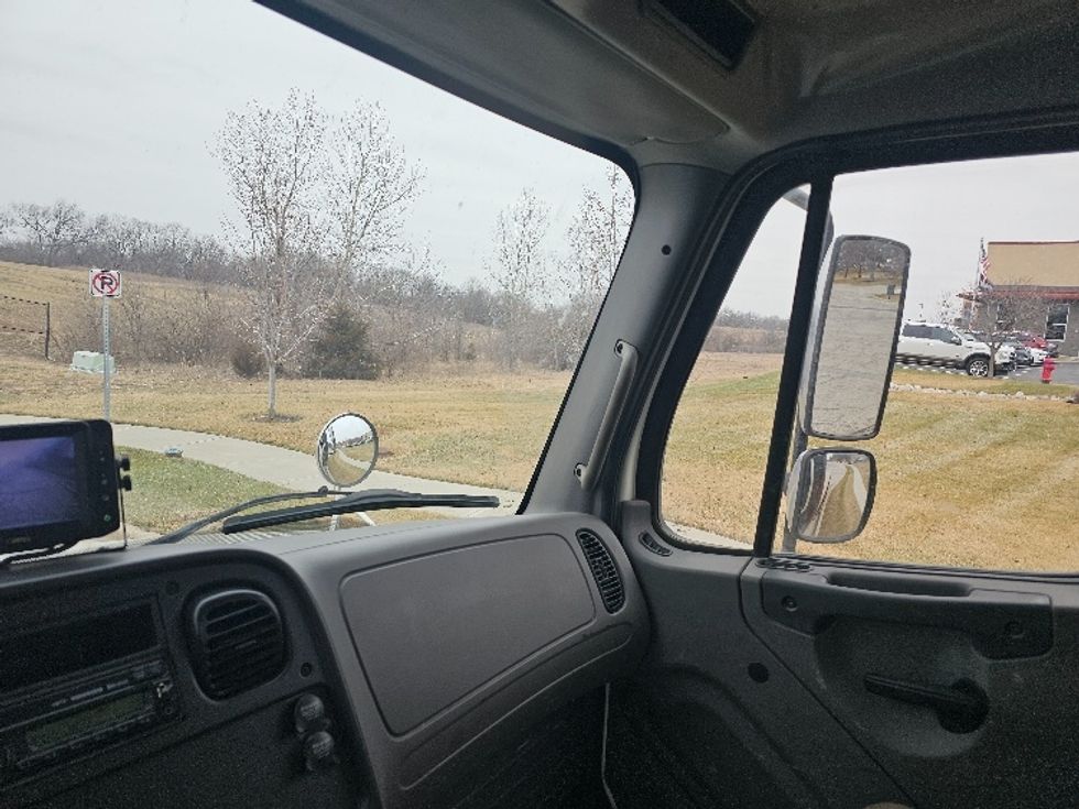 Flatbed Truck-Light and Medium Duty Trucks-Freightliner-2016-M2-Kansas City-MO-266,200\n\t\tmiles-$ 50,750 - Image 14