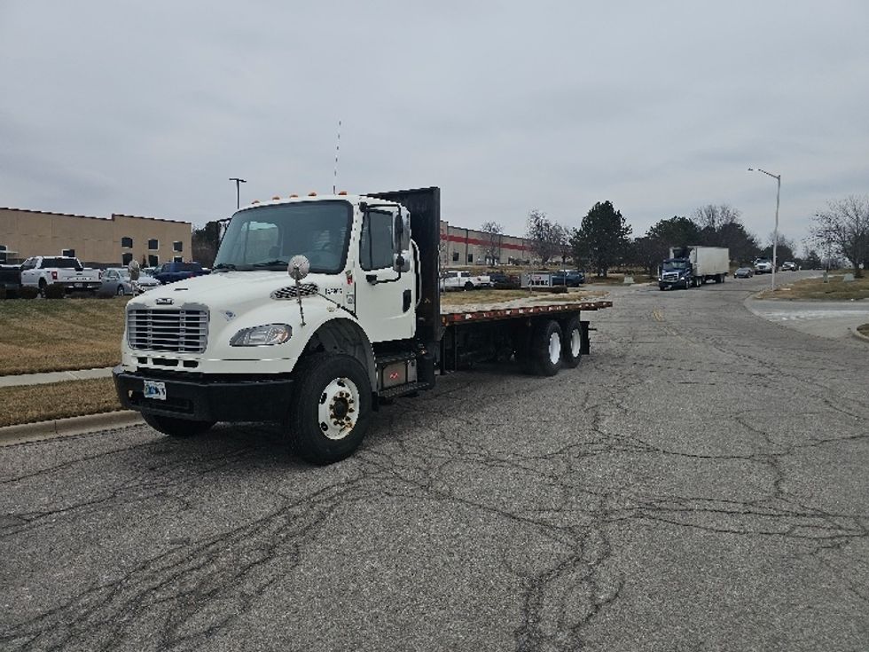 Flatbed Truck-Light and Medium Duty Trucks-Freightliner-2016-M2-Kansas City-MO-266,200\n\t\tmiles-$ 50,750 - Image 3