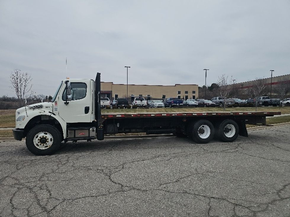 Flatbed Truck-Light and Medium Duty Trucks-Freightliner-2016-M2-Kansas City-MO-266,200\n\t\tmiles-$ 50,750 - Image 4