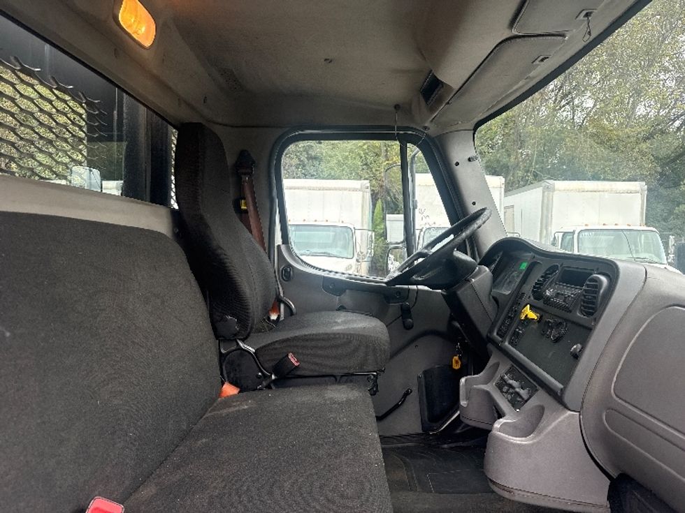 Flatbed Truck-Light and Medium Duty Trucks-Freightliner-2016-M2-Knoxville-TN-344,745\n\t\tmiles-$ 41,000 - Image 17