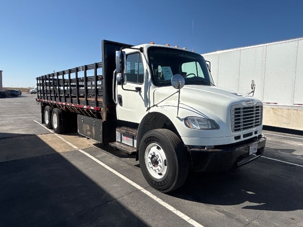 Flatbed Truck-Light and Medium Duty Trucks-Freightliner-2016-M2-Mansfield-OH-147,360\n\t\tmiles-$ 62,500 - Image 1