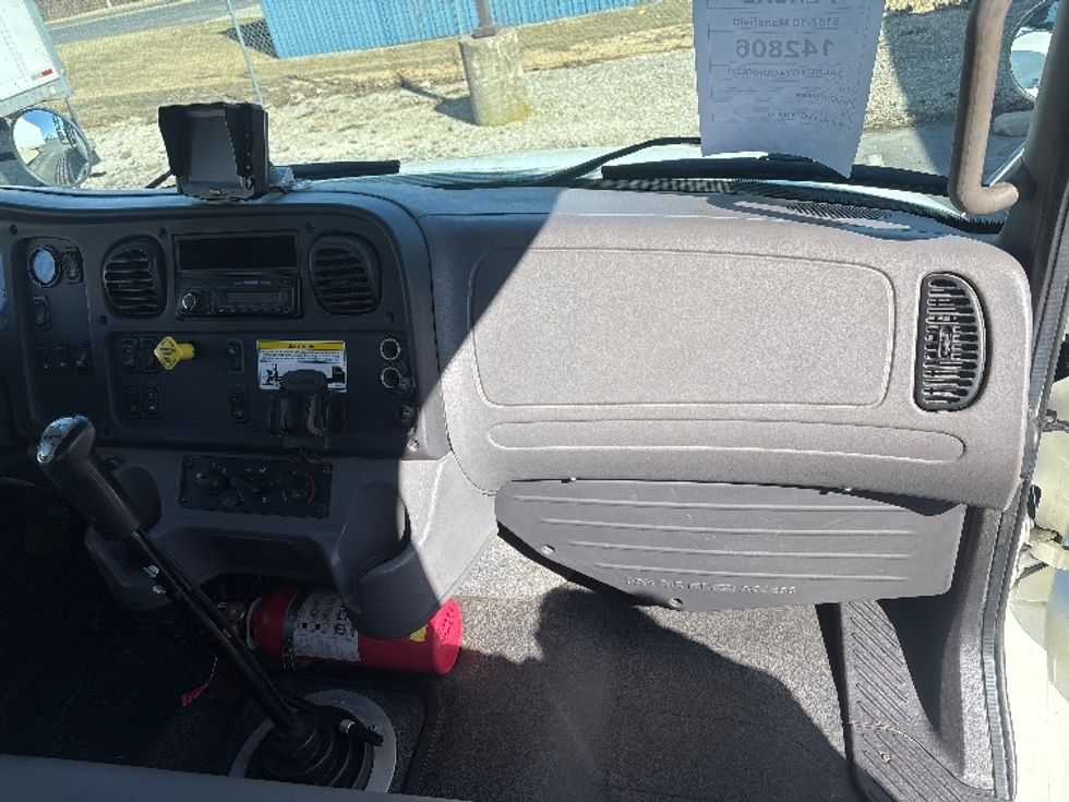 Flatbed Truck-Light and Medium Duty Trucks-Freightliner-2016-M2-Mansfield-OH-147,360\n\t\tmiles-$ 62,500 - Image 19