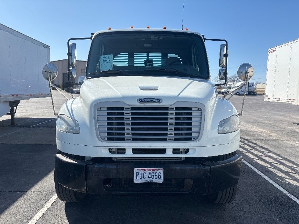 2016 Freightliner M2 106 Medium Duty photo 2
