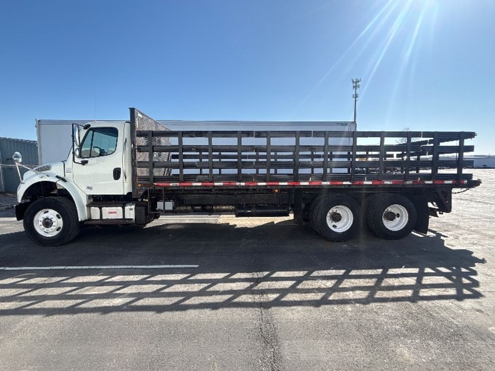 2016 Freightliner M2 106 Medium Duty photo 4