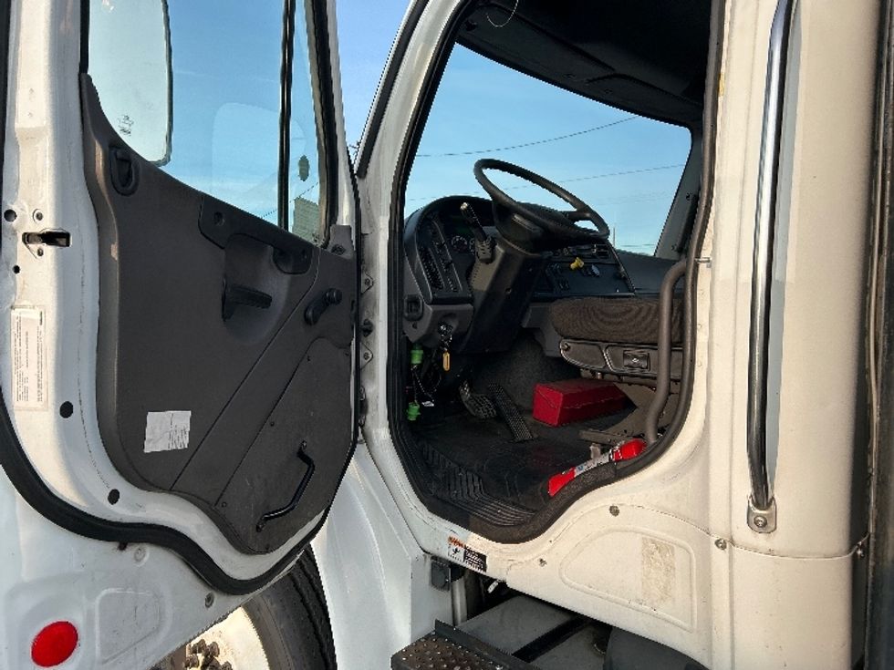 Flatbed Truck-Light and Medium Duty Trucks-Freightliner-2016-M2-Medford-OR-243,737\n\t\tmiles-$ 46,000 - Image 12