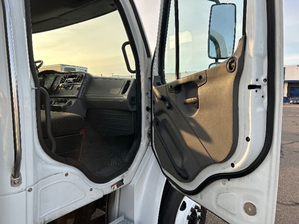 Flatbed Truck-Light and Medium Duty Trucks-Freightliner-2016-M2-Medford-OR-243,737\n\t\tmiles-$ 46,000 - Image 16