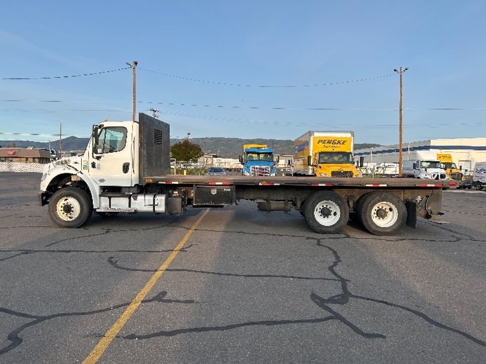 Flatbed Truck-Light and Medium Duty Trucks-Freightliner-2016-M2-Medford-OR-243,737\n\t\tmiles-$ 46,000 - Image 4