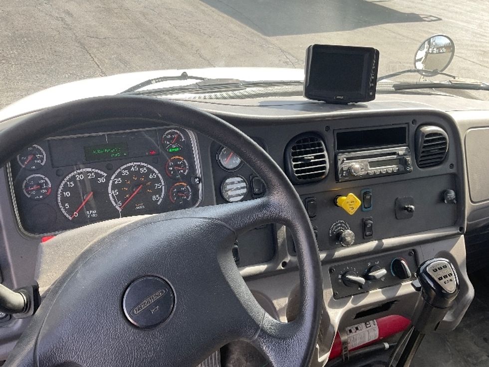 Flatbed Truck-Light and Medium Duty Trucks-Freightliner-2016-M2-Mount Pleasant-PA-220,417\n\t\tmiles-$ 56,250 - Image 17