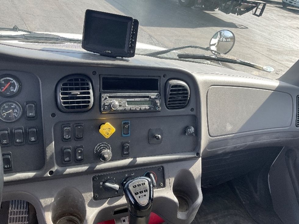 Flatbed Truck-Light and Medium Duty Trucks-Freightliner-2016-M2-Mount Pleasant-PA-220,417\n\t\tmiles-$ 56,250 - Image 18