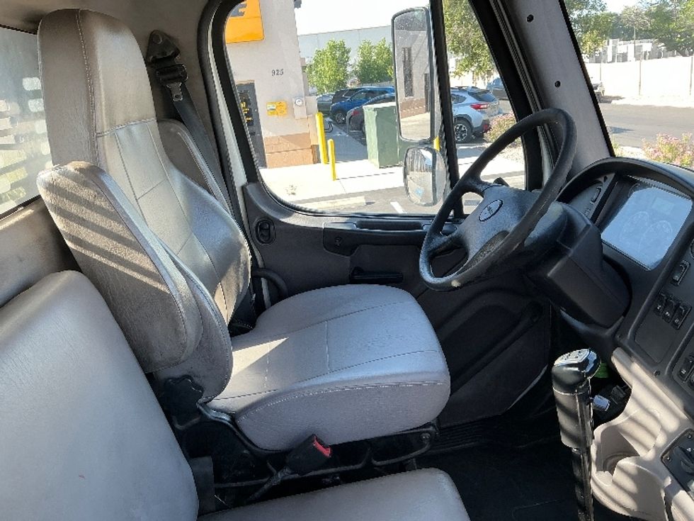 Flatbed Truck-Light and Medium Duty Trucks-Freightliner-2016-M2-Ogden-UT-221,141\n\t\tmiles-$ 55,750 - Image 18