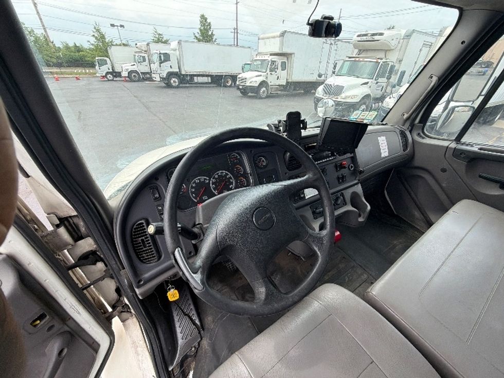 Flatbed Truck-Light and Medium Duty Trucks-Freightliner-2016-M2-West Babylon-NY-152,526\n\t\tmiles-$ 53,000 - Image 17