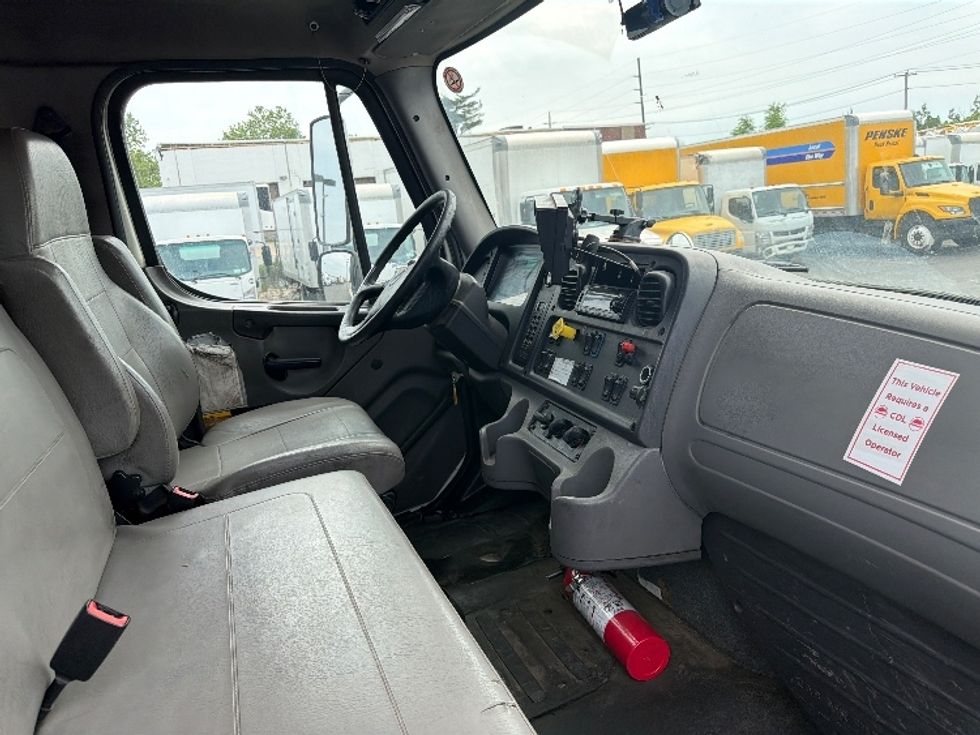 Flatbed Truck-Light and Medium Duty Trucks-Freightliner-2016-M2-West Babylon-NY-152,526\n\t\tmiles-$ 53,000 - Image 22