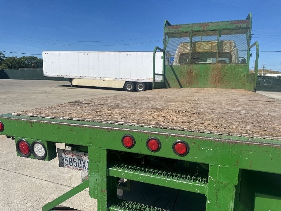 Flatbed Truck-Light and Medium Duty Trucks-Freightliner-2016-M2-West Sacramento-CA-186,935\n\t\tmiles-$ 48,250 - Image 11