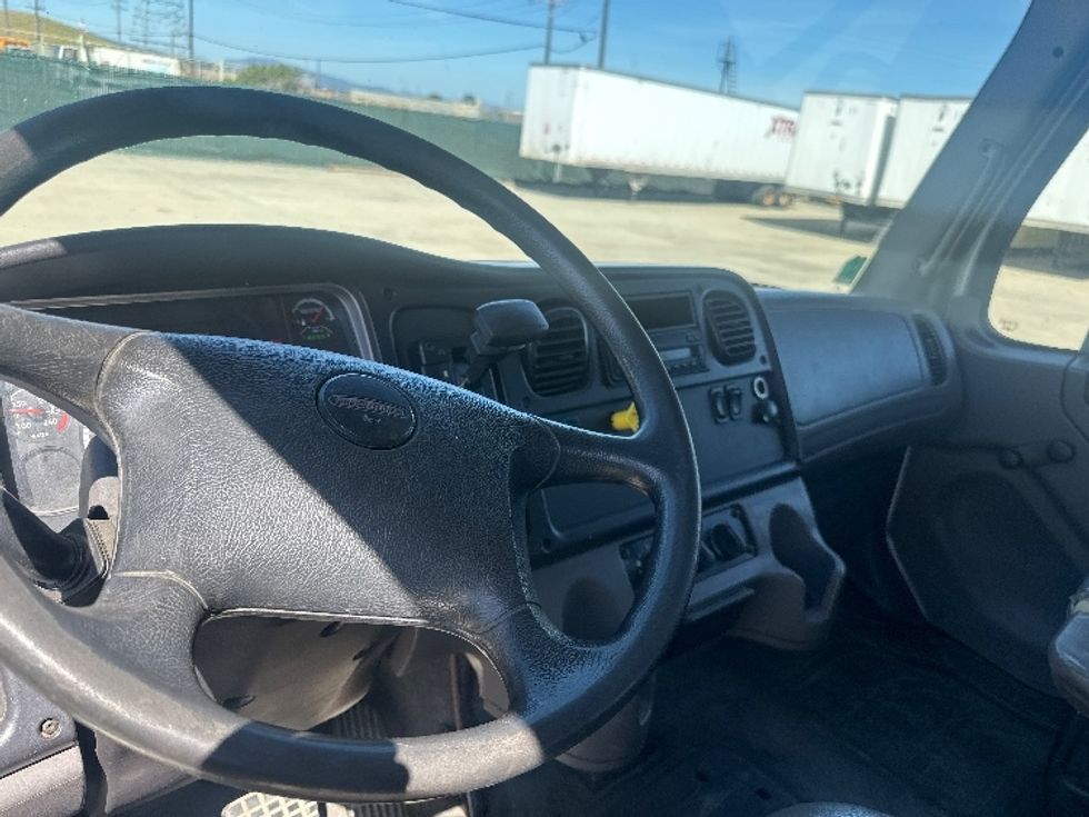 Flatbed Truck-Light and Medium Duty Trucks-Freightliner-2016-M2-West Sacramento-CA-186,935\n\t\tmiles-$ 48,250 - Image 18