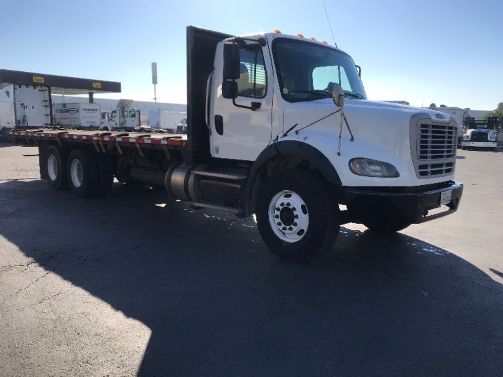 Flatbed Truck-Light and Medium Duty Trucks-Freightliner-2016-M211264S-Torrance-CA-292,477\n\t\tmiles-$ 67,500 - Image 1