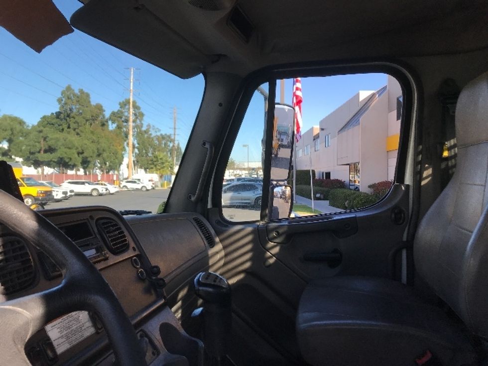 Flatbed Truck-Light and Medium Duty Trucks-Freightliner-2016-M211264S-Torrance-CA-292,477\n\t\tmiles-$ 67,500 - Image 15