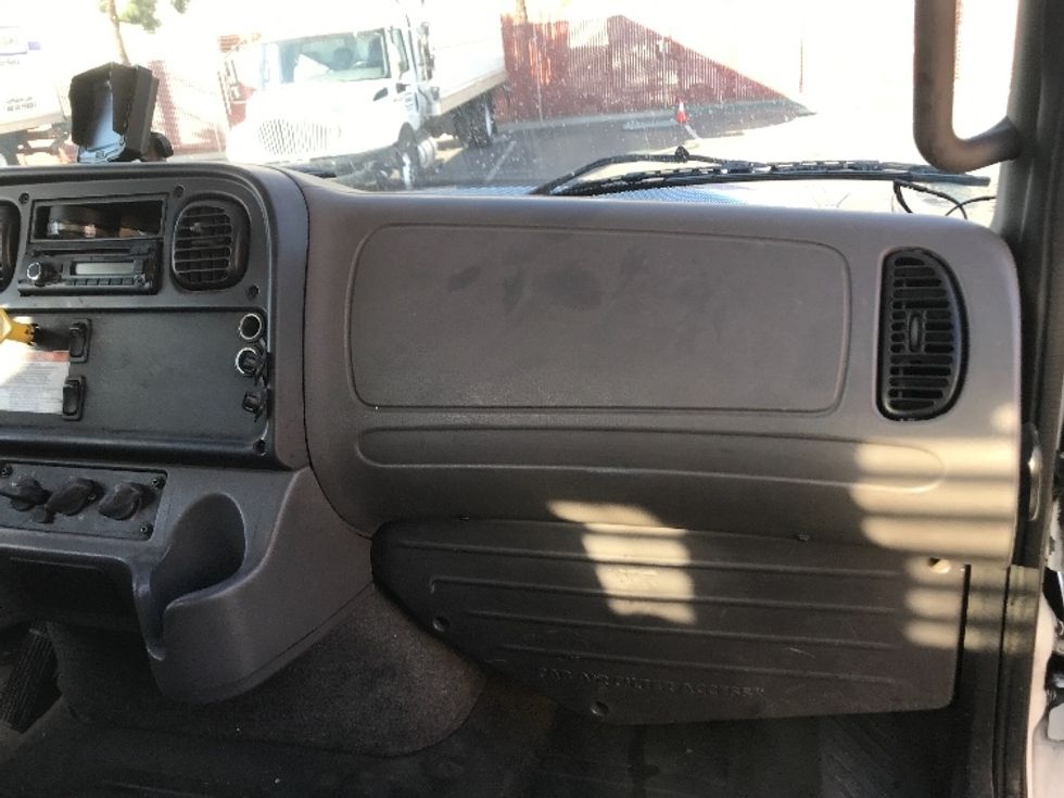 Flatbed Truck-Light and Medium Duty Trucks-Freightliner-2016-M211264S-Torrance-CA-292,477\n\t\tmiles-$ 67,500 - Image 17