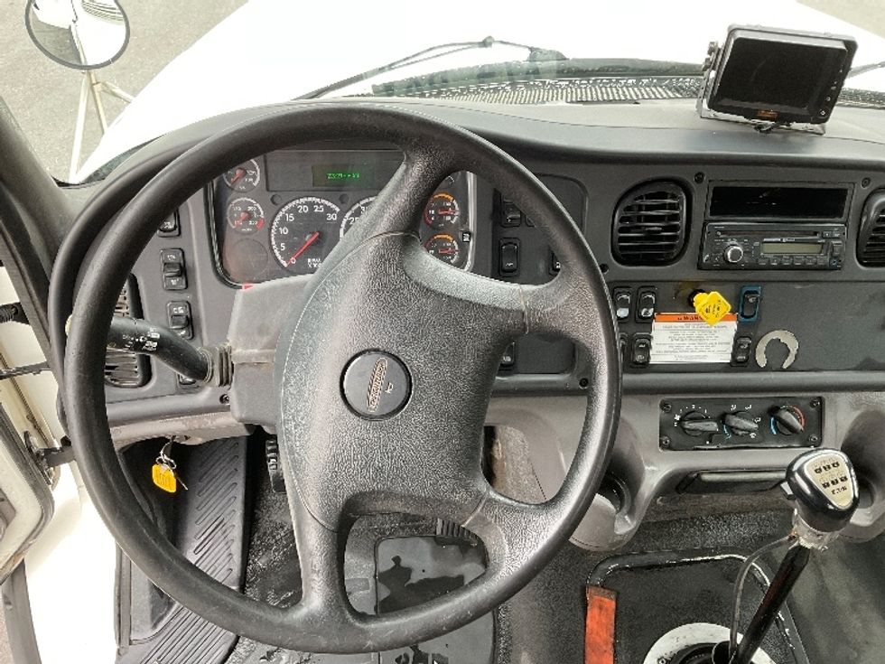 Flatbed Truck-Light and Medium Duty Trucks-Freightliner-2016-M211264S-West Valley City-UT-222,169\n\t\tmiles-$ 76,750 - Image 15