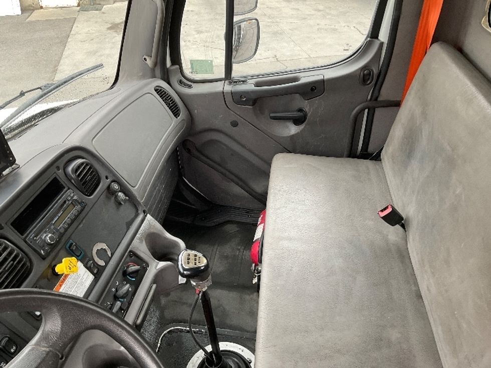 Flatbed Truck-Light and Medium Duty Trucks-Freightliner-2016-M211264S-West Valley City-UT-222,169\n\t\tmiles-$ 76,750 - Image 16