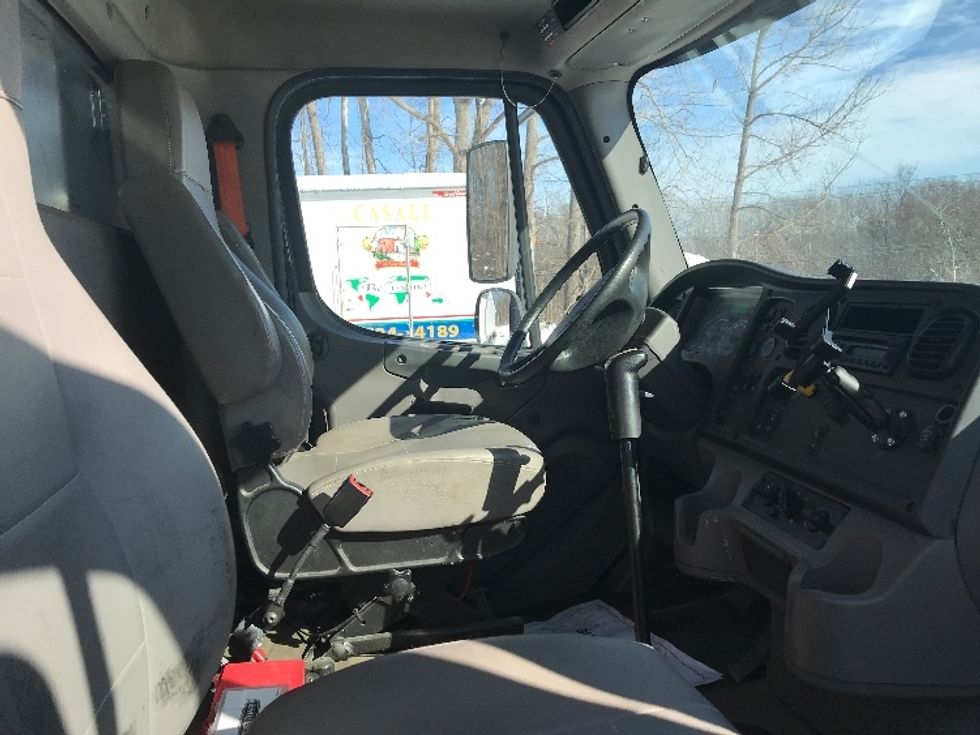 Flatbed Truck-Light and Medium Duty Trucks-Freightliner-2016-M211264S-Whitesboro-NY-111,929\n\t\tmiles-$ 64,750 - Image 17