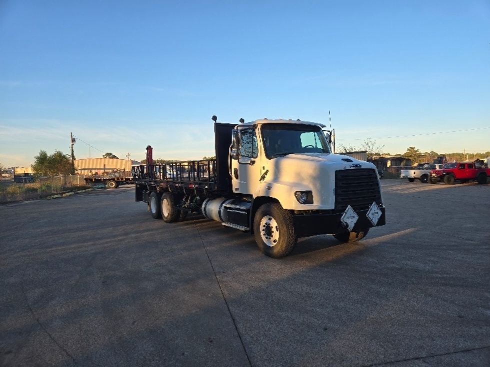 Flatbed Truck-Light and Medium Duty Trucks-Freightliner-2017-114SD-Longview-TX-178,002\n\t\tmiles-$ 75,250 - Image 1