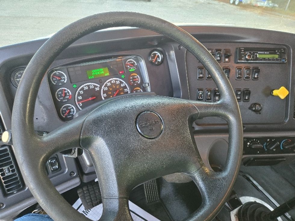 Flatbed Truck-Light and Medium Duty Trucks-Freightliner-2017-114SD-Longview-TX-178,002\n\t\tmiles-$ 75,250 - Image 15