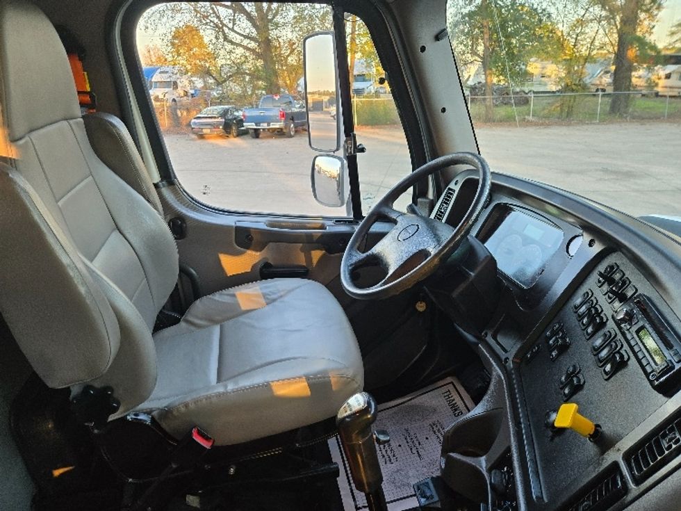 Flatbed Truck-Light and Medium Duty Trucks-Freightliner-2017-114SD-Longview-TX-178,002\n\t\tmiles-$ 75,250 - Image 20