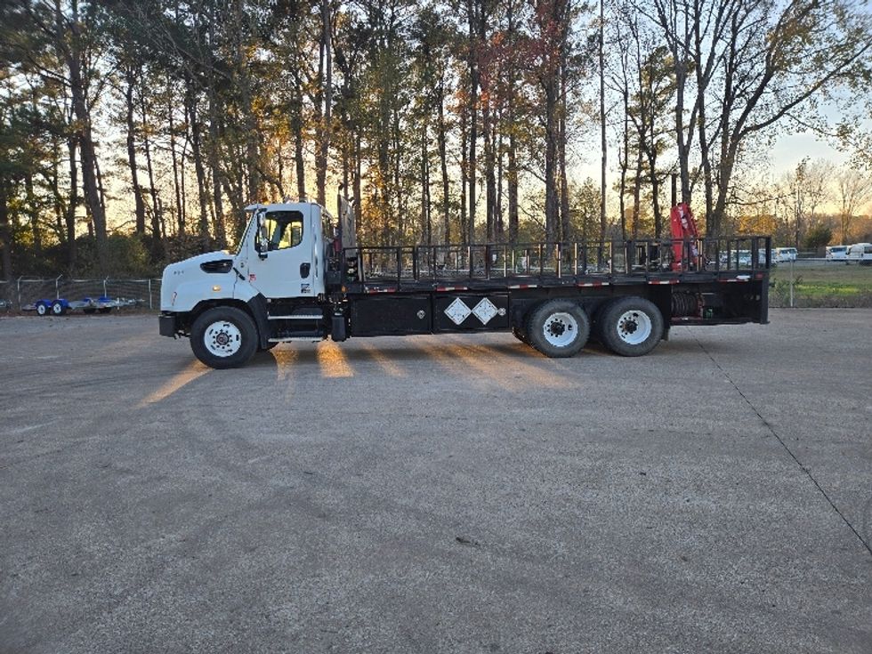 Flatbed Truck-Light and Medium Duty Trucks-Freightliner-2017-114SD-Longview-TX-178,002\n\t\tmiles-$ 75,250 - Image 4