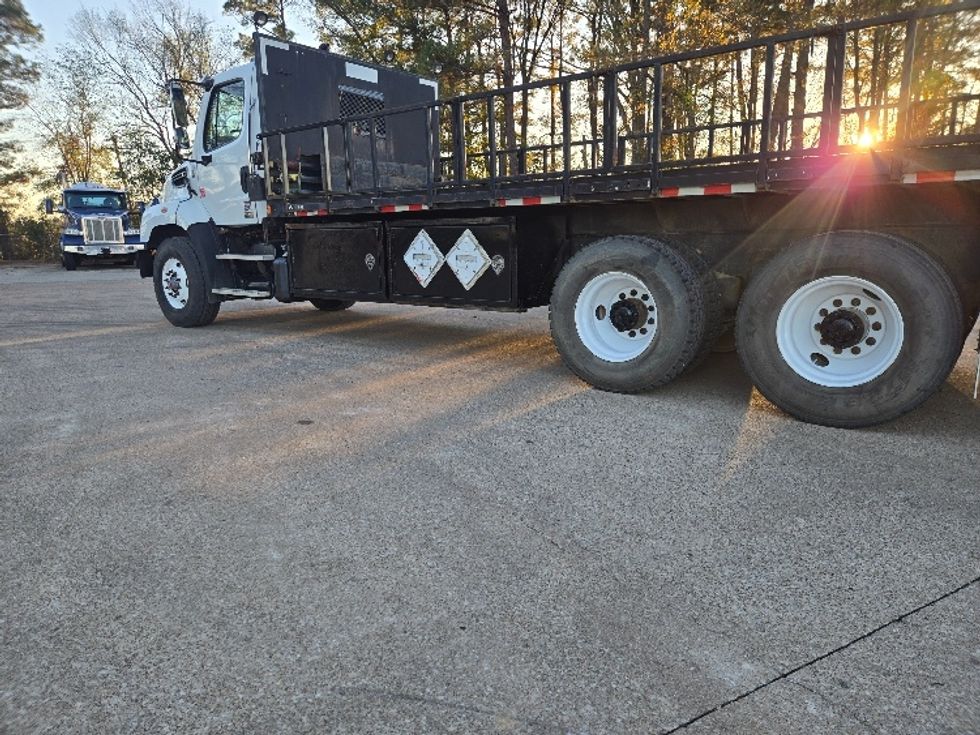 Flatbed Truck-Light and Medium Duty Trucks-Freightliner-2017-114SD-Longview-TX-178,002\n\t\tmiles-$ 75,250 - Image 5