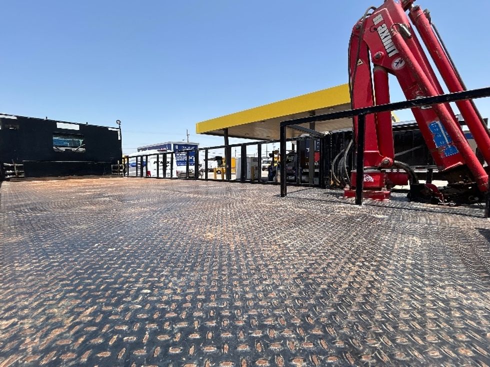 Flatbed Truck-Light and Medium Duty Trucks-Freightliner-2017-114SD-Lubbock-TX-325,702\n\t\tmiles-$ 99,750 - Image 12