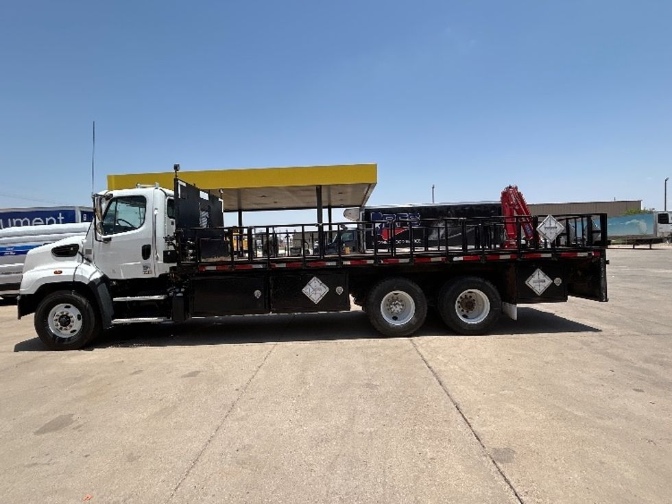 Flatbed Truck-Light and Medium Duty Trucks-Freightliner-2017-114SD-Lubbock-TX-325,702\n\t\tmiles-$ 99,750 - Image 4