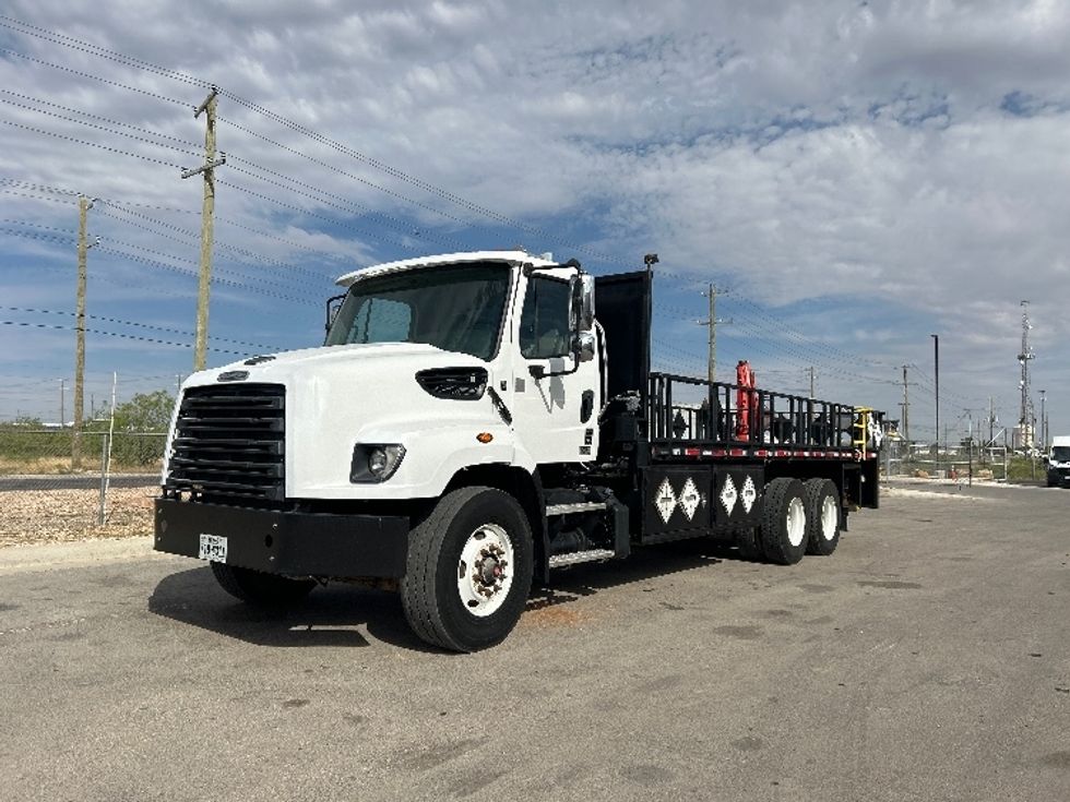 Flatbed Truck-Light and Medium Duty Trucks-Freightliner-2017-114SD-Odessa-TX-290,699\n\t\tmiles-$ 99,750 - Image 1