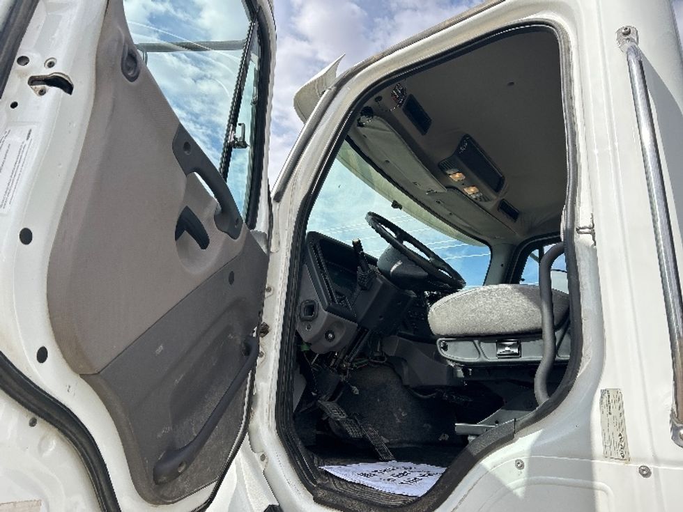 Flatbed Truck-Light and Medium Duty Trucks-Freightliner-2017-114SD-Odessa-TX-290,699\n\t\tmiles-$ 99,750 - Image 16