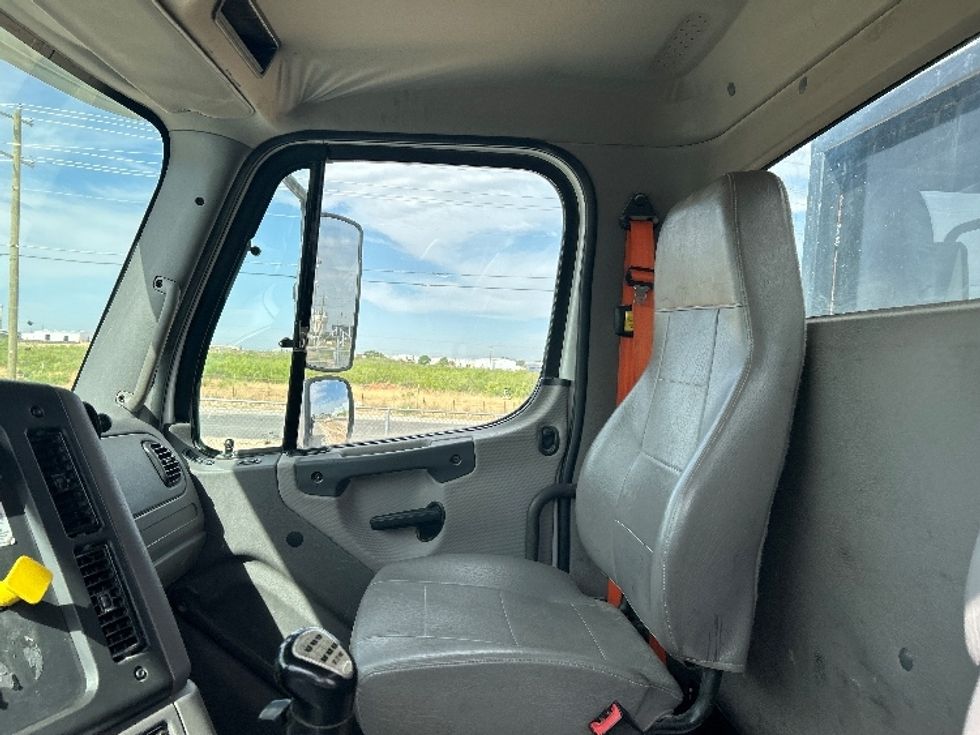 Flatbed Truck-Light and Medium Duty Trucks-Freightliner-2017-114SD-Odessa-TX-290,699\n\t\tmiles-$ 99,750 - Image 17