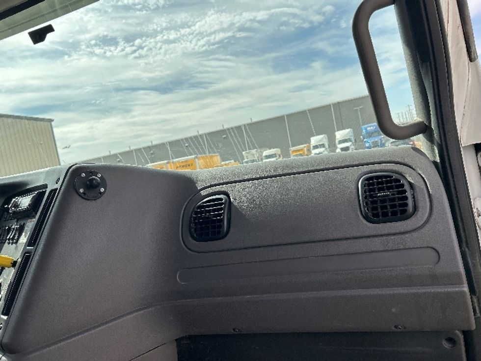 Flatbed Truck-Light and Medium Duty Trucks-Freightliner-2017-114SD-Odessa-TX-290,699\n\t\tmiles-$ 99,750 - Image 19