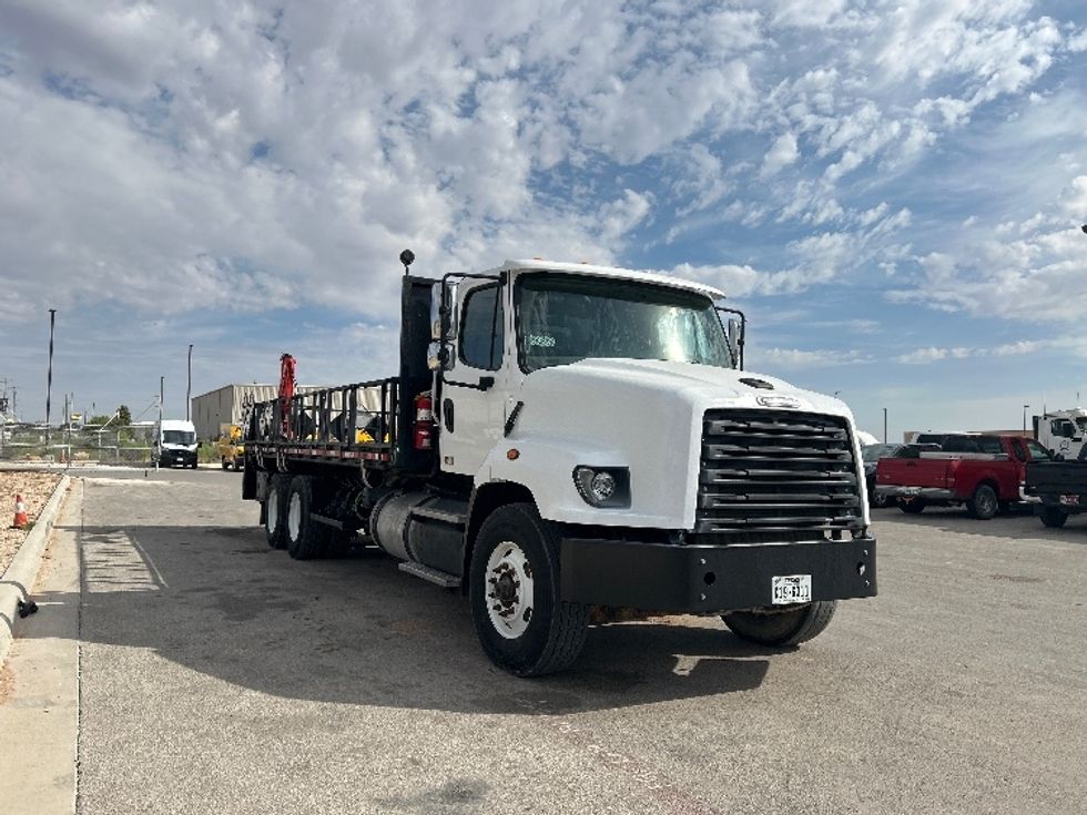 Flatbed Truck-Light and Medium Duty Trucks-Freightliner-2017-114SD-Odessa-TX-290,699\n\t\tmiles-$ 99,750 - Image 3