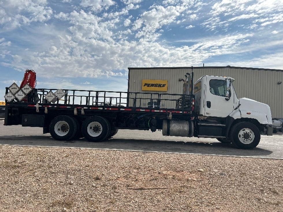 Flatbed Truck-Light and Medium Duty Trucks-Freightliner-2017-114SD-Odessa-TX-290,699\n\t\tmiles-$ 99,750 - Image 4