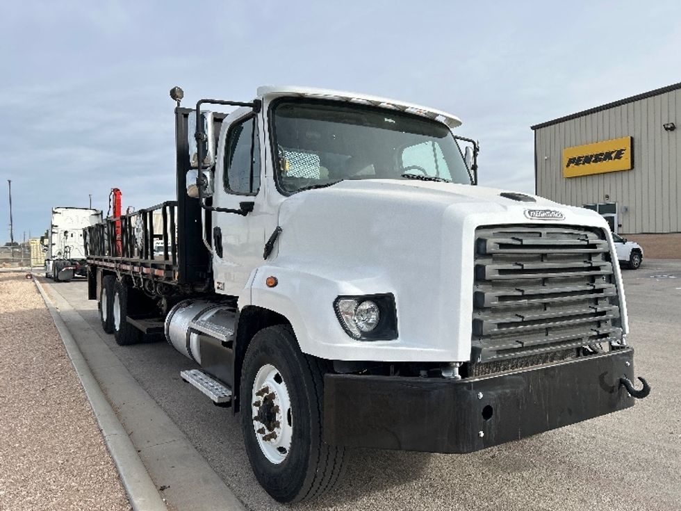 Flatbed Truck-Light and Medium Duty Trucks-Freightliner-2017-114SD-Odessa-TX-343,800\n\t\tmiles-$ 70,500 - Image 1