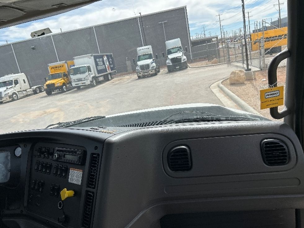 Flatbed Truck-Light and Medium Duty Trucks-Freightliner-2017-114SD-Odessa-TX-343,800\n\t\tmiles-$ 70,500 - Image 21