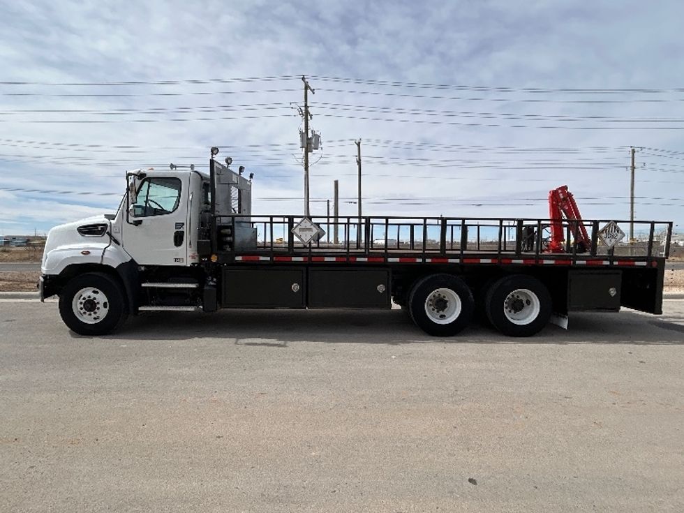 Flatbed Truck-Light and Medium Duty Trucks-Freightliner-2017-114SD-Odessa-TX-343,800\n\t\tmiles-$ 70,500 - Image 4