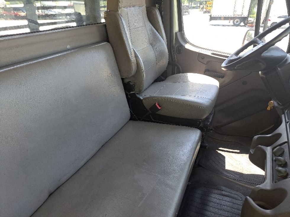 Flatbed Truck-Light and Medium Duty Trucks-Freightliner-2017-M2-Atlanta-GA-302,170\n\t\tmiles-$ 50,500 - Image 18