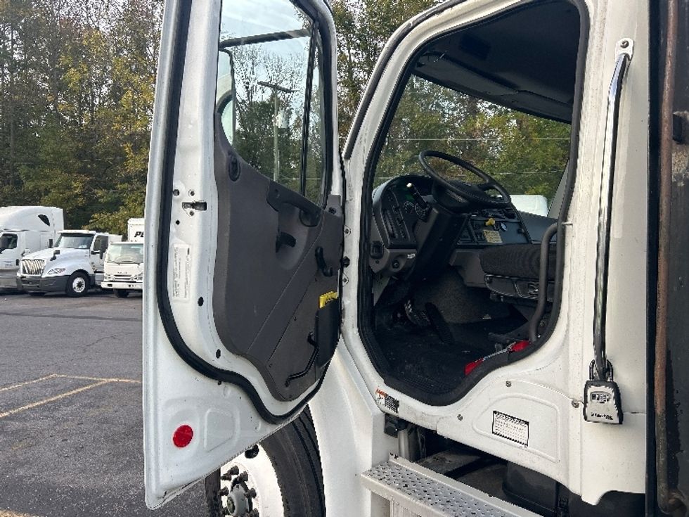 Flatbed Truck-Light and Medium Duty Trucks-Freightliner-2017-M2-Dalton-GA-203,231\n\t\tmiles-$ 50,500 - Image 16