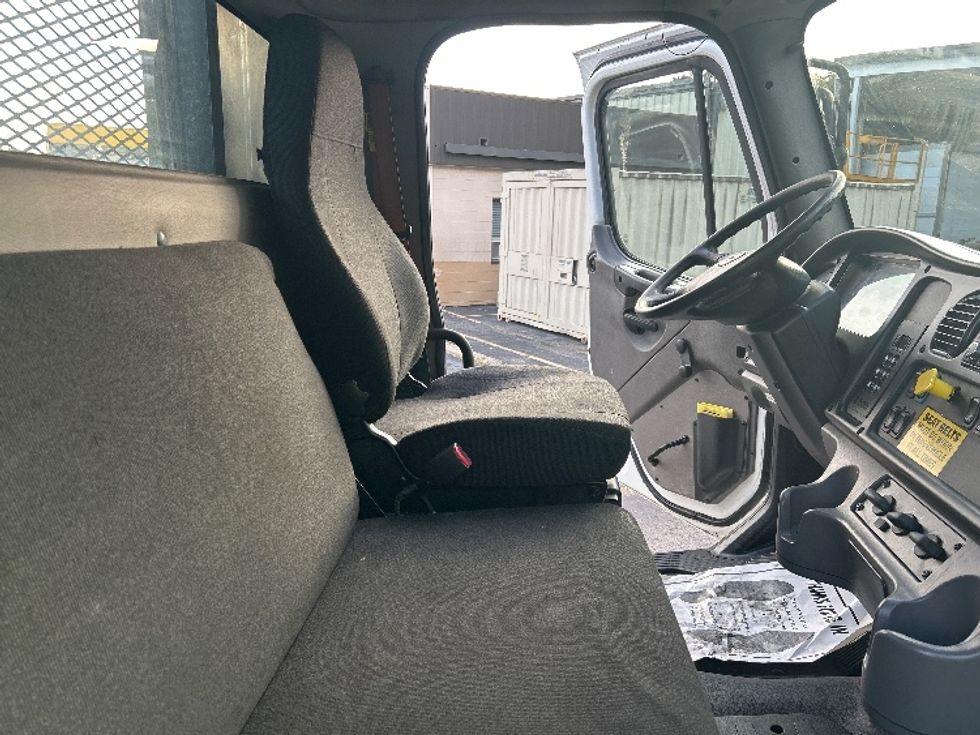 Flatbed Truck-Light and Medium Duty Trucks-Freightliner-2017-M2-Dalton-GA-203,231\n\t\tmiles-$ 50,500 - Image 22