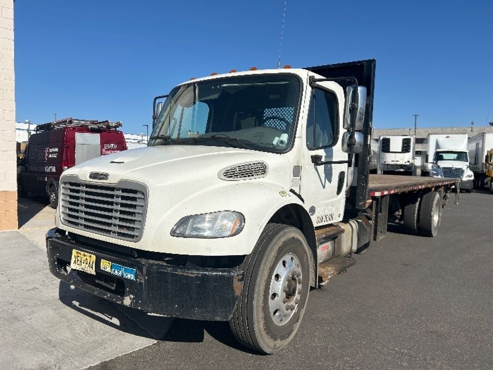2017 Freightliner M2 106 Medium Duty photo 3